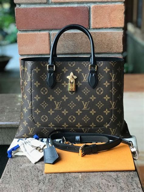 tas louis vuitton asli.